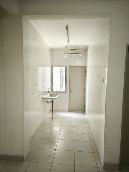 Pangsapuri untuk Dijual di Pangsapuri Akasia (Bandar Botanic) - Nike Ng - Kitchen - PropertyGuru.com.my