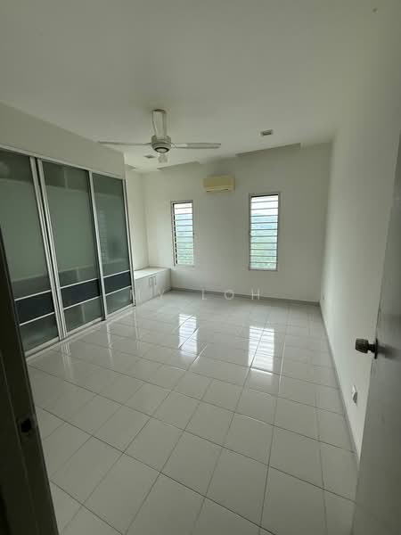 Condominium for Sale at T-Parkland - MY Loh - Bedroom - PropertyGuru.com.my