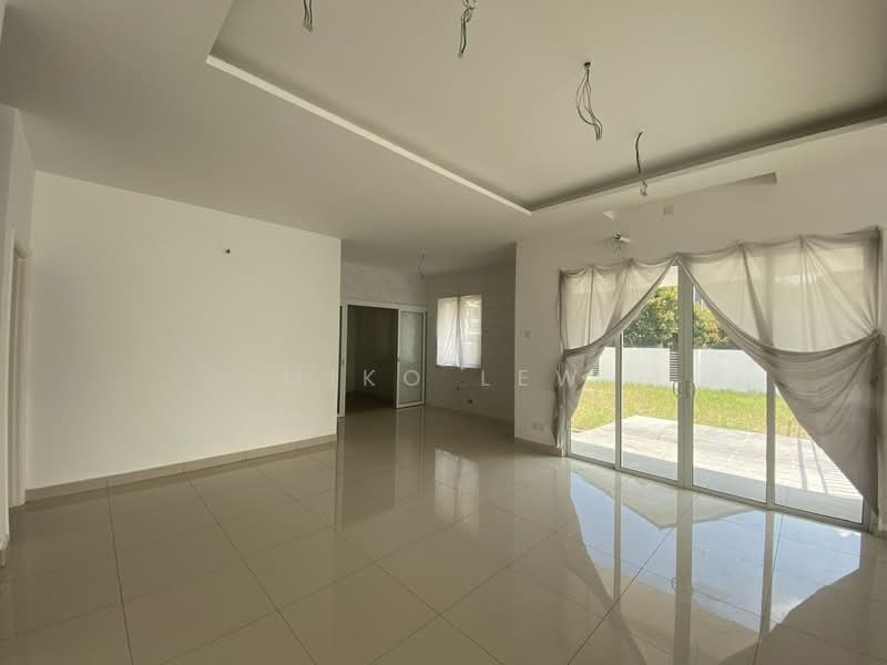 Rumah Berkembar untuk Disewa di Bandar Sungai Long (Selangor) - Miko Lew - Living Room - PropertyGuru.com.my