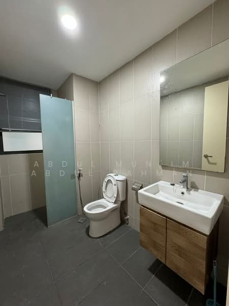 Kondominium untuk Disewa di Cristal Serin Residence - Abdul Mun'im Abdul Rahman - Bathroom - PropertyGuru.com.my