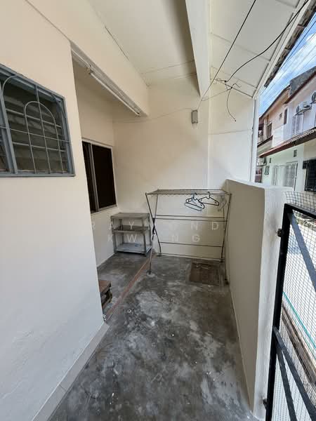 2-storey Terraced House for Rent in Taman Universiti Indah (Seri Kembangan) - Raymond Kwong - Balcony - PropertyGuru.com.my