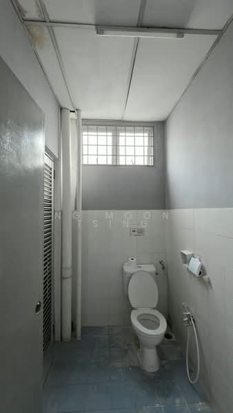 Shop / Office for Rent in Kepong (Kuala Lumpur) - Ng Moon Tsing - Bathroom - PropertyGuru.com.my