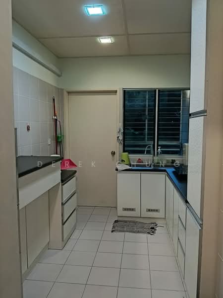 Kondominium untuk Dijual di Alam Damai - Derek Chung - Kitchen - PropertyGuru.com.my