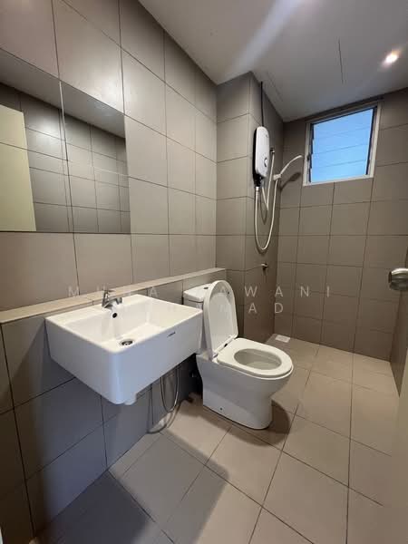Kondominium untuk Disewa di Lakefront Homes - Muna Zawani Muhamad - Bathroom - PropertyGuru.com.my