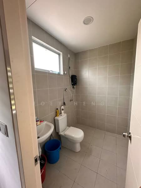 Rumah Teres 2 Tingkat untuk Disewa di Taman Tiara Sendayan (Bandar Sri Sendayan) - Joey Heng - Bathroom - PropertyGuru.com.my