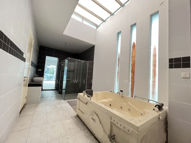 Rumah Berkembar untuk Dijual di Bandar Baru Sungai Long (Kajang) - Lewis Tam - PropertyGuru.com.my