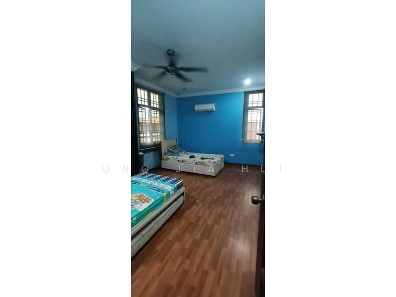 Bungalow House for Sale in Bandar Springhill (Jimah) - Ong Jia Hui - Bedroom - PropertyGuru.com.my