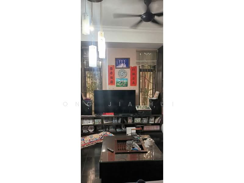 Bungalow House for Sale in Bandar Springhill (Jimah) - Ong Jia Hui - Living Room - PropertyGuru.com.my