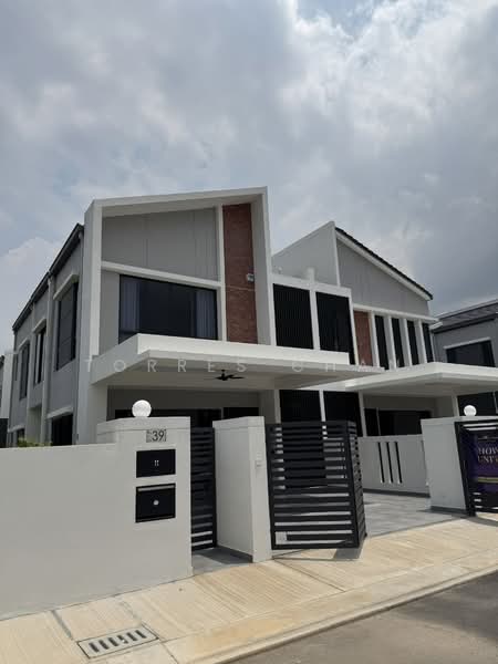 Cluster House for Sale in Alam Impian (Shah Alam) - Torres Chan - Exterior - PropertyGuru.com.my