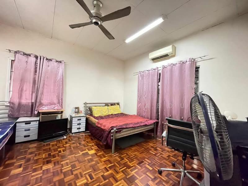 2-storey Terraced House for Sale in Ampang Jaya (Ampang) - Cik Maya Abdul - Bedroom - PropertyGuru.com.my