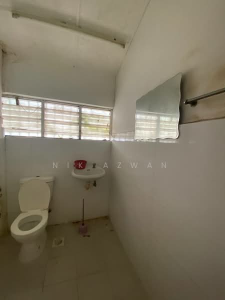 2-storey Terraced House for Sale in Taman Melawati (Ulu Kelang) - NIK AZWAN - Bathroom - PropertyGuru.com.my