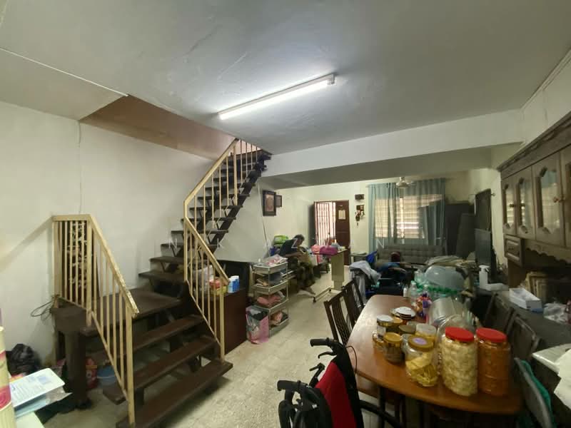 2-storey Terraced House for Sale in Taman Melawati (Ulu Kelang) - NIK AZWAN - Living Room - PropertyGuru.com.my