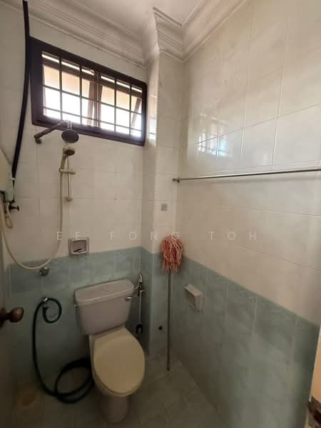 Semi-Detached House for Sale in Taman Perling (Perling) - Ee Fong Toh - Bathroom - PropertyGuru.com.my
