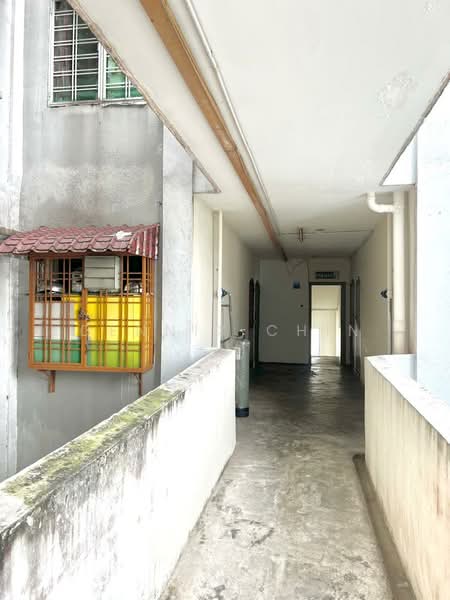 Kondominium untuk Dijual di Miharja Condominium - Dennix Chin - Corridor - PropertyGuru.com.my