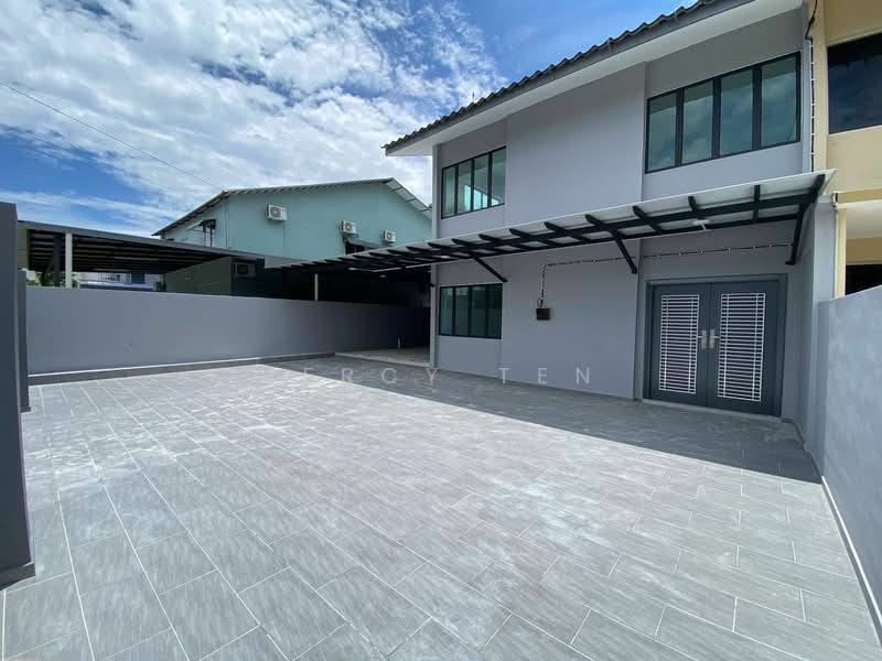 Rumah Berkembar untuk Dijual di Taman Kebun Teh (Johor Bahru) - Jercy Ten - Exterior - PropertyGuru.com.my