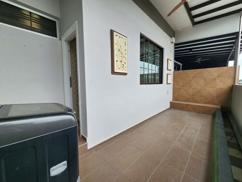 2-storey Terraced House for Sale in Bandar Seri Alam (Masai) - Fong Lik - Balcony - PropertyGuru.com.my