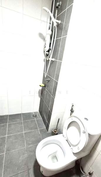 Servis Apartment untuk Disewa di De Centrum Residences - Eugene Lim - Bathroom - PropertyGuru.com.my