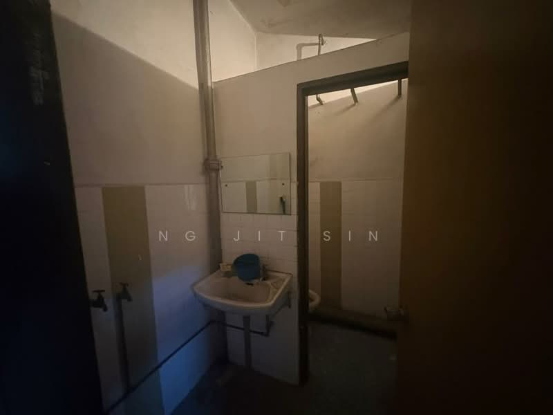 Shop / Office for Rent in George Town (Penang) - Ng Jit Sin - Bathroom - PropertyGuru.com.my