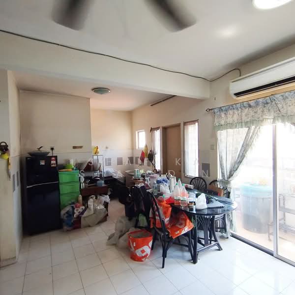 Rumah Bandar untuk Dijual di Batu Caves (Selangor) - Shafika Shahidin - Kitchen - PropertyGuru.com.my