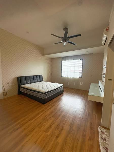 2-storey Terraced House for Sale in Bandar Seri Alam (Masai) - Robin Lim - Bedroom - PropertyGuru.com.my