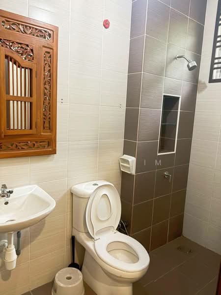2-storey Terraced House for Sale in Bandar Seri Alam (Masai) - Robin Lim - Bathroom - PropertyGuru.com.my