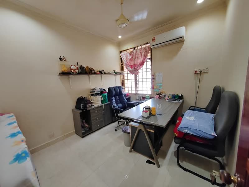 2-storey Terraced House for Sale in Bandar Mahkota Cheras (Cheras) - Eric Tan - Study - PropertyGuru.com.my