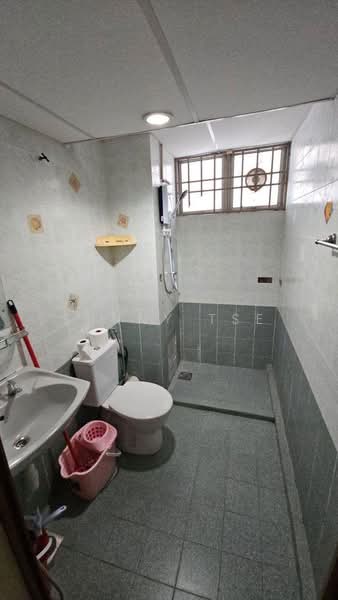 Kondominium untuk Dijual di Desa Golf Condominium - Sunny Tse - Bathroom - PropertyGuru.com.my