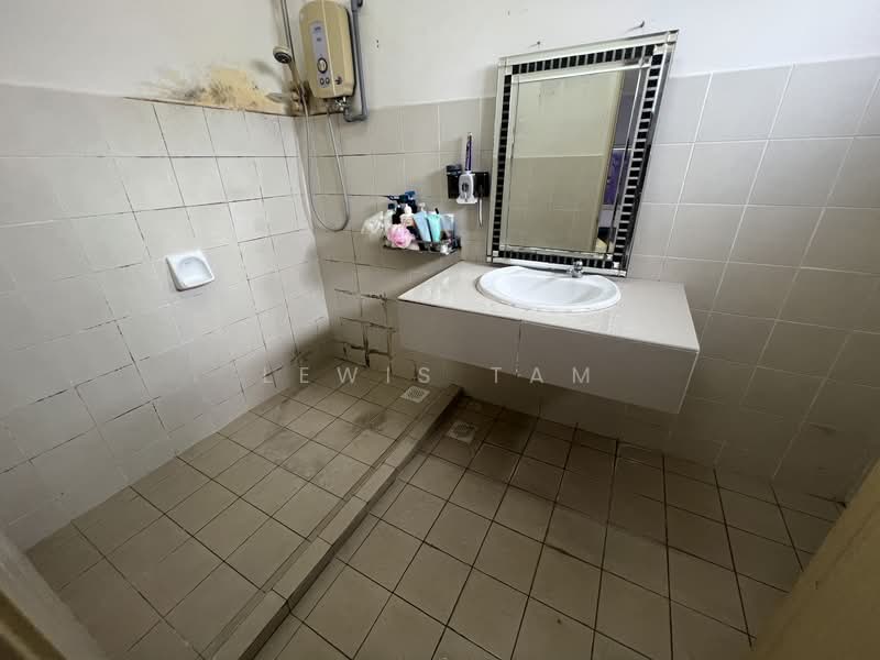 2-storey Terraced House for Sale in Bandar Mahkota Cheras (Cheras) - Lewis Tam - Bathroom - PropertyGuru.com.my