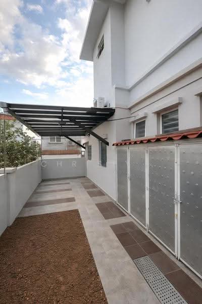 Rumah Berkembar untuk Dijual di Taman Bukit Serdang (Seri Kembangan) - Christy Chan - Exterior - PropertyGuru.com.my