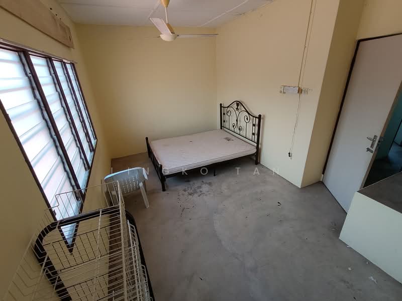2-storey Terraced House for Rent in Sitiawan (Perak) - Lingko Tan - Bedroom - PropertyGuru.com.my
