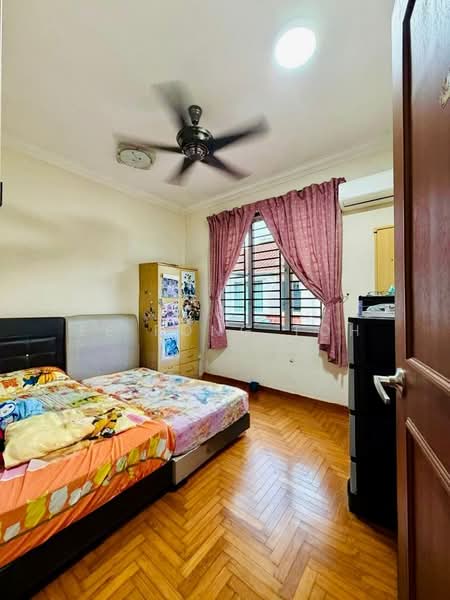 Cluster House for Sale in Taman Gaya (Ulu Tiram) - Ee Fong Toh - Bedroom - PropertyGuru.com.my