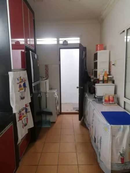 2-storey Terraced House for Sale in Taman Puncak Jalil (Seri Kembangan) - Jason Tan - Kitchen - PropertyGuru.com.my