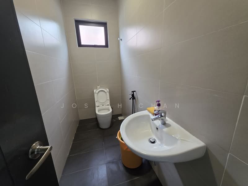 Semi-Detached House for Sale in Shah Alam (Selangor) - Joseph Chan - Bathroom - PropertyGuru.com.my