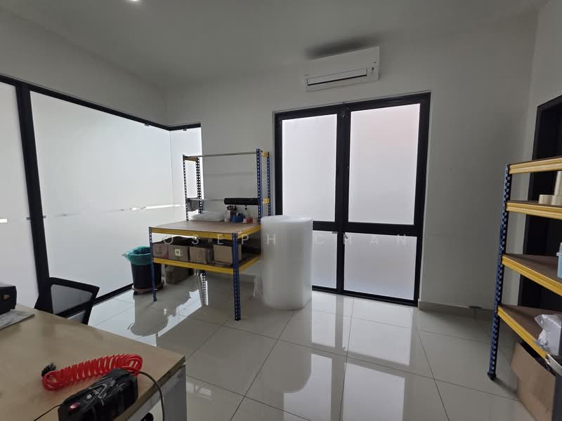 Semi-Detached House for Sale in Shah Alam (Selangor) - Joseph Chan - downstairs room - PropertyGuru.com.my