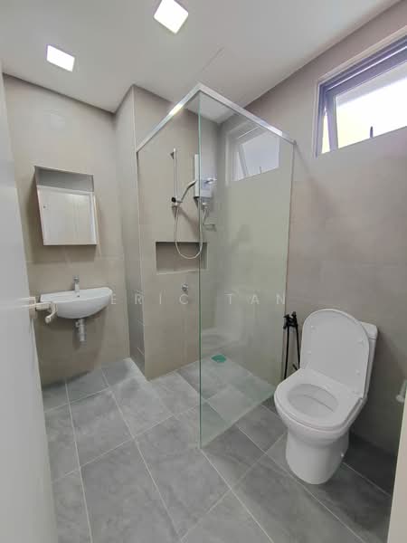 Servis Apartment untuk Disewa di Akasa - Eric Tan - Bathroom - PropertyGuru.com.my