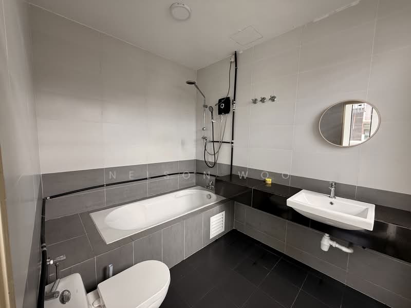 3-storey Terraced House for Sale in Puchong (Selangor) - Nelson Woo - Bathroom - PropertyGuru.com.my