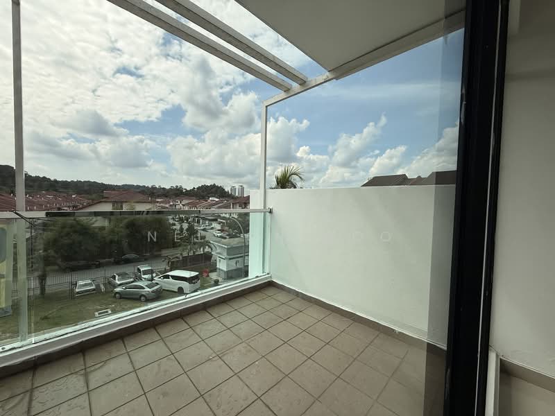 3-storey Terraced House for Sale in Puchong (Selangor) - Nelson Woo - Balcony - PropertyGuru.com.my