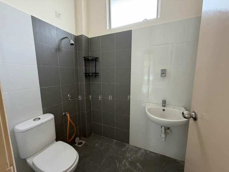 Rumah Banglo untuk Dijual di Taman Senawang Perdana (Senawang) - Ester Poh - Bathroom - PropertyGuru.com.my