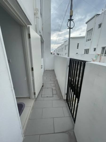 2-storey Terraced House for Rent in Taman Ara Sendayan (Bandar Sri Sendayan) - Joey Heng - Exterior - PropertyGuru.com.my
