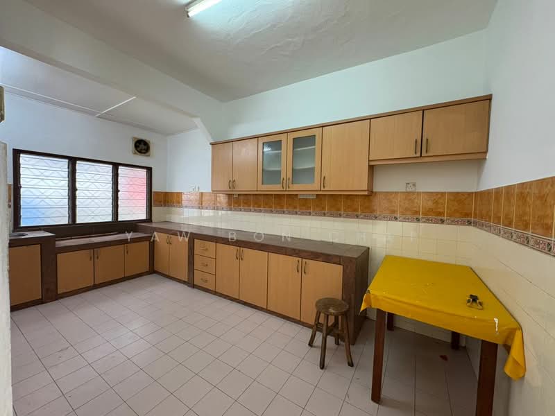 2-storey Terraced House for Rent in Taman Universiti Indah (Seri Kembangan) - Yaw Bon Chai - Kitchen - PropertyGuru.com.my