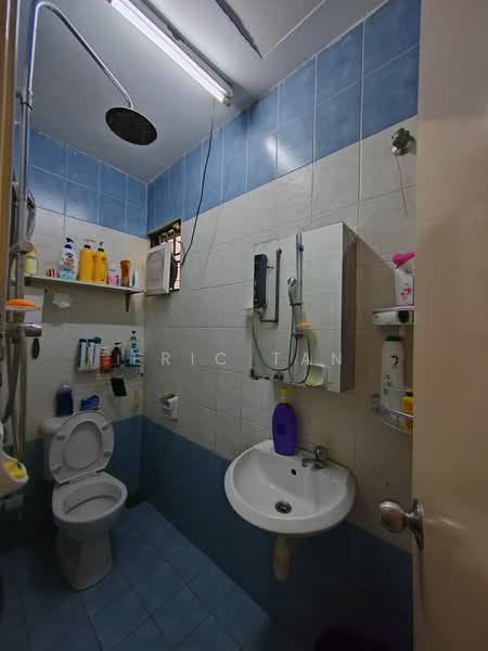 Bungalow for Sale in Taman Seri Damai (Kajang) - Eric Tan - Bathroom - PropertyGuru.com.my