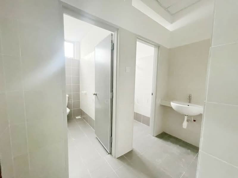 Kilang untuk Disewa di Senai (Johor) - Damon Lim - Bathroom - PropertyGuru.com.my
