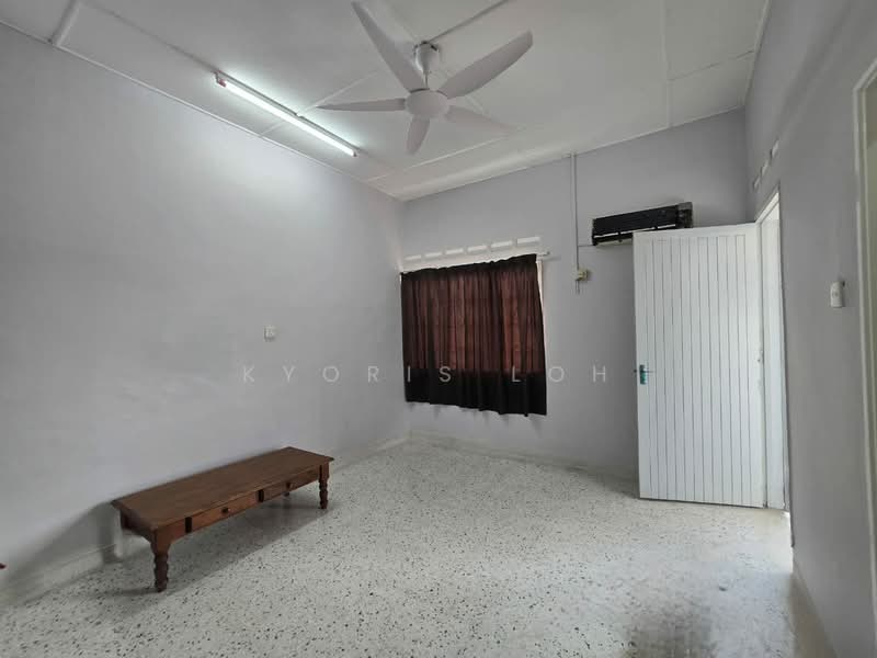 2-storey Terraced House for Rent in Taman Sentosa (Johor Bahru) - Kyoris Loh - Living Room - PropertyGuru.com.my