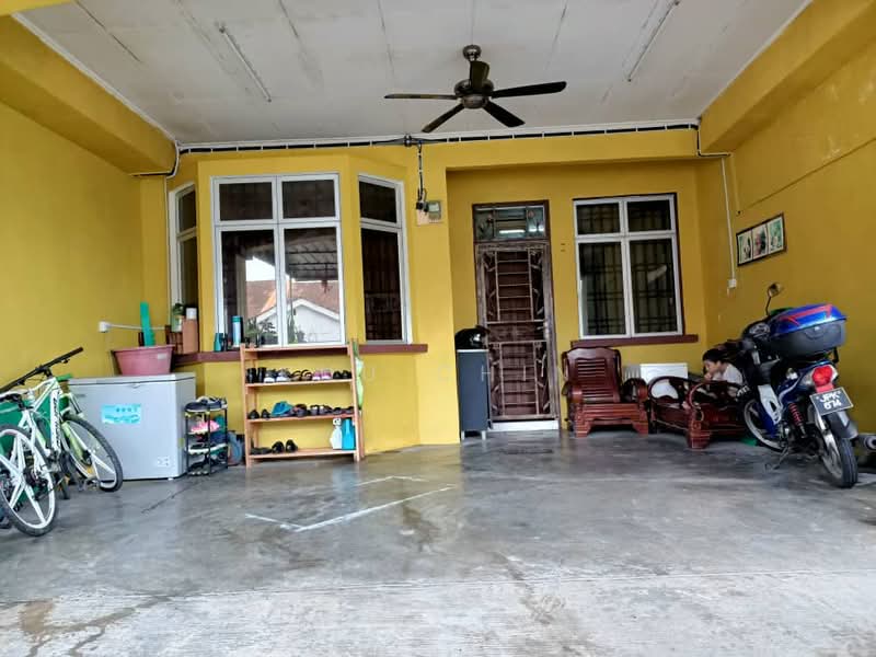 Rumah Teres 1 Tingkat untuk Dijual di Bandar Putra (Kulai) - Kuu Chin - Exterior - PropertyGuru.com.my