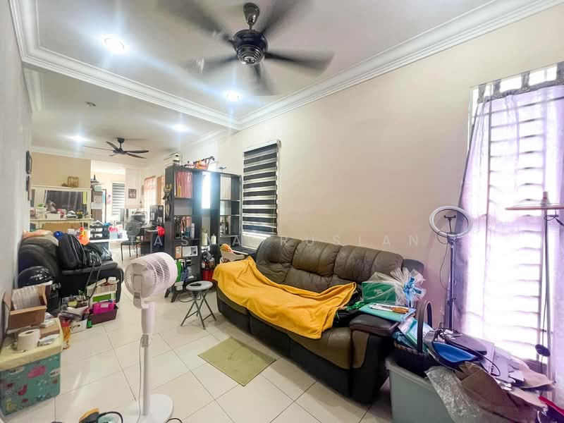 Rumah Teres 1 Tingkat untuk Dijual di Telok Panglima Garang (Selangor) - Tasya Ruslan - Living Room - PropertyGuru.com.my