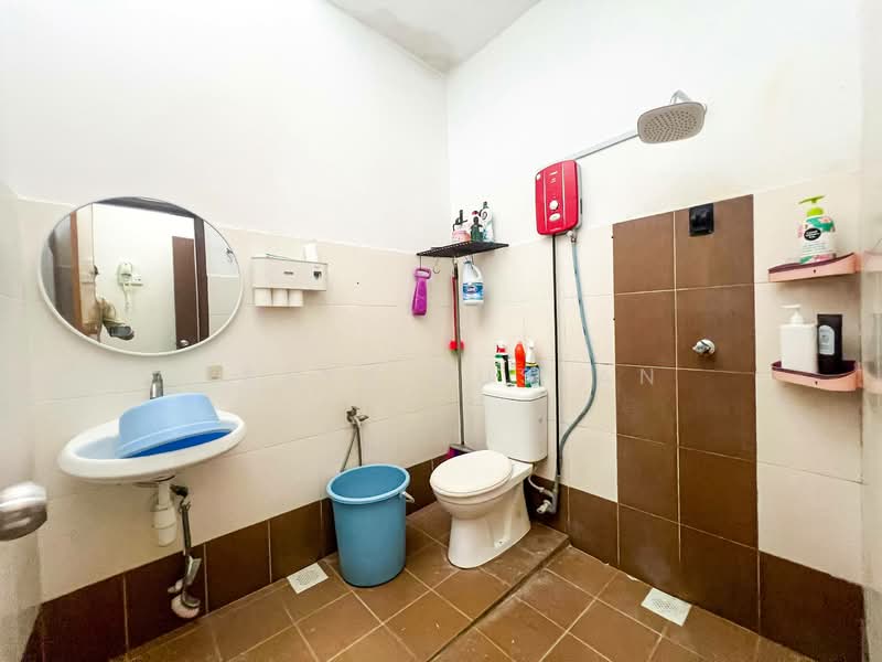 Rumah Teres 1 Tingkat untuk Dijual di Telok Panglima Garang (Selangor) - Tasya Ruslan - Bathroom - PropertyGuru.com.my
