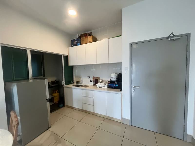Service Residence for Sale at Serviced Residence @ Razak City Residences (RC Residences) - Ryan Tan - Kitchen - PropertyGuru.com.my
