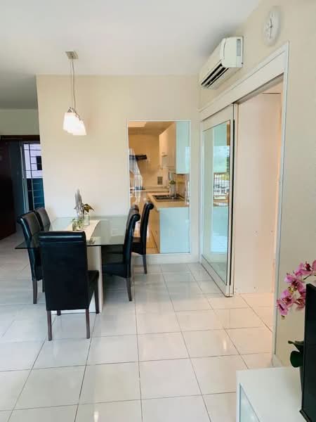 Servis Apartment untuk Dijual di Kiara Designer Suites - CH Ng - Dining Room - PropertyGuru.com.my