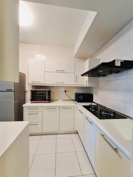Servis Apartment untuk Dijual di Kiara Designer Suites - CH Ng - Kitchen - PropertyGuru.com.my