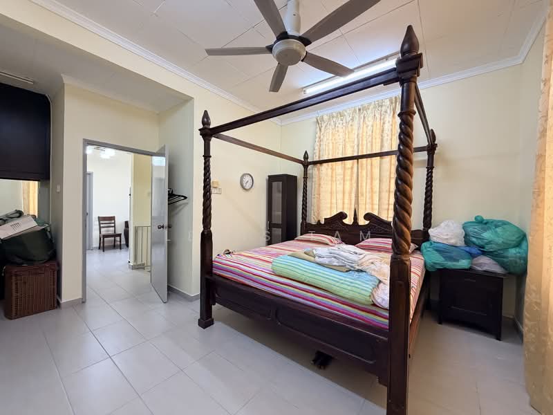 Semi-Detached House for Sale in Bandar Tun Hussein Onn (Cheras) - Lewis Tam - Bedroom - PropertyGuru.com.my